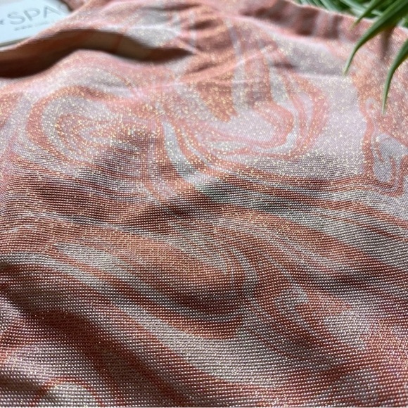 l*space One Piece Swimsuit - Picture 5 of 12